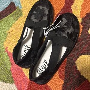 Gigil Black Floral Shoes